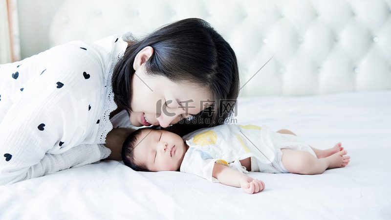 目前市场上常见的母婴护理仪材质主要有以下几种：
